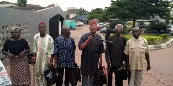Nigerian Airways Pensioners Get Paid, Hail Buhari, Curse Obasanjo (Videos)